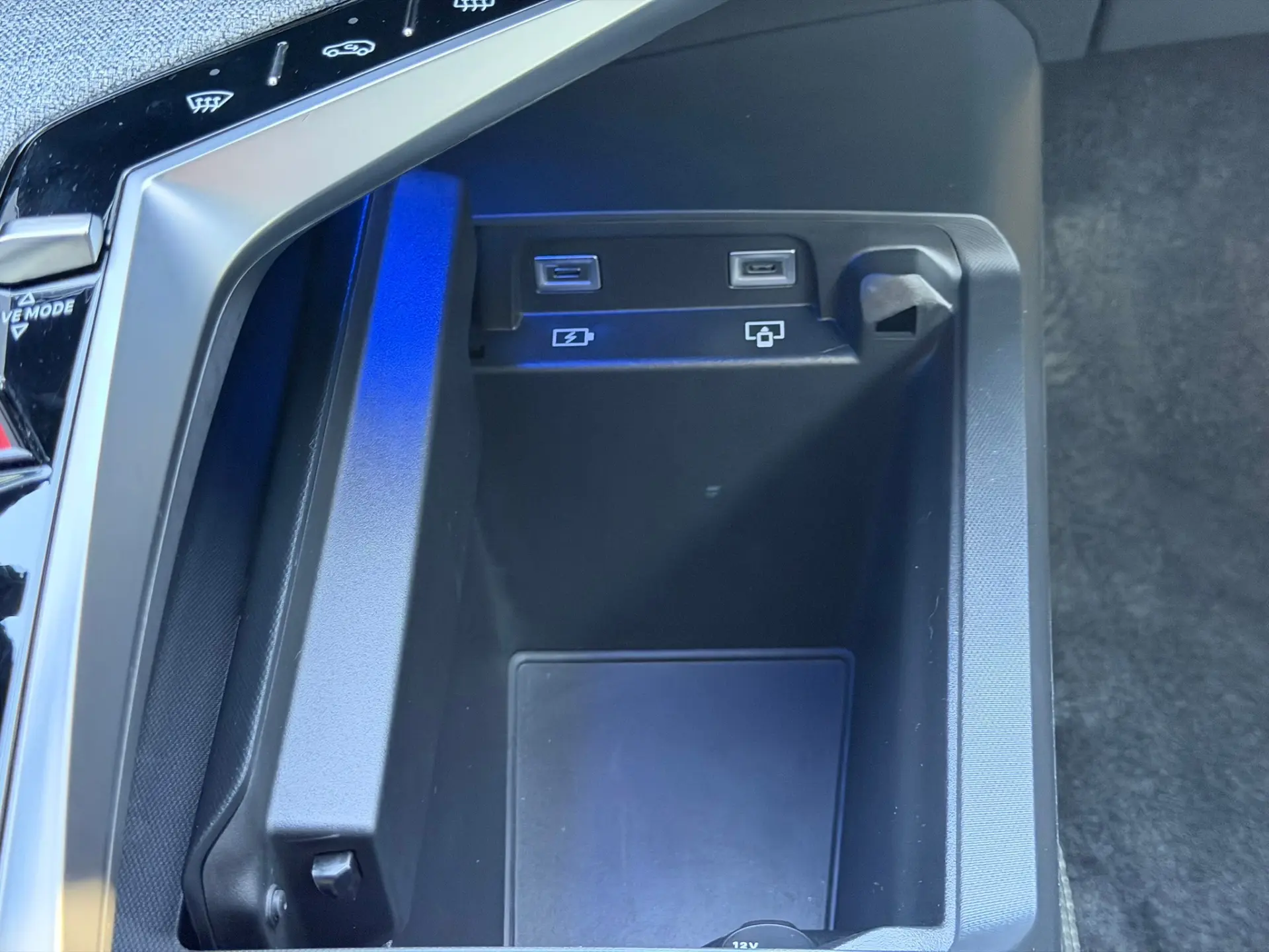Peugeot E-3008 73 kWh GT 70