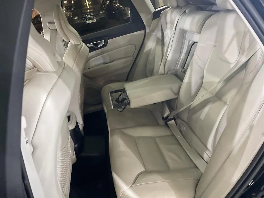 Volvo XC 60 2.0 T6 PHEV Plus Dark AWD 6