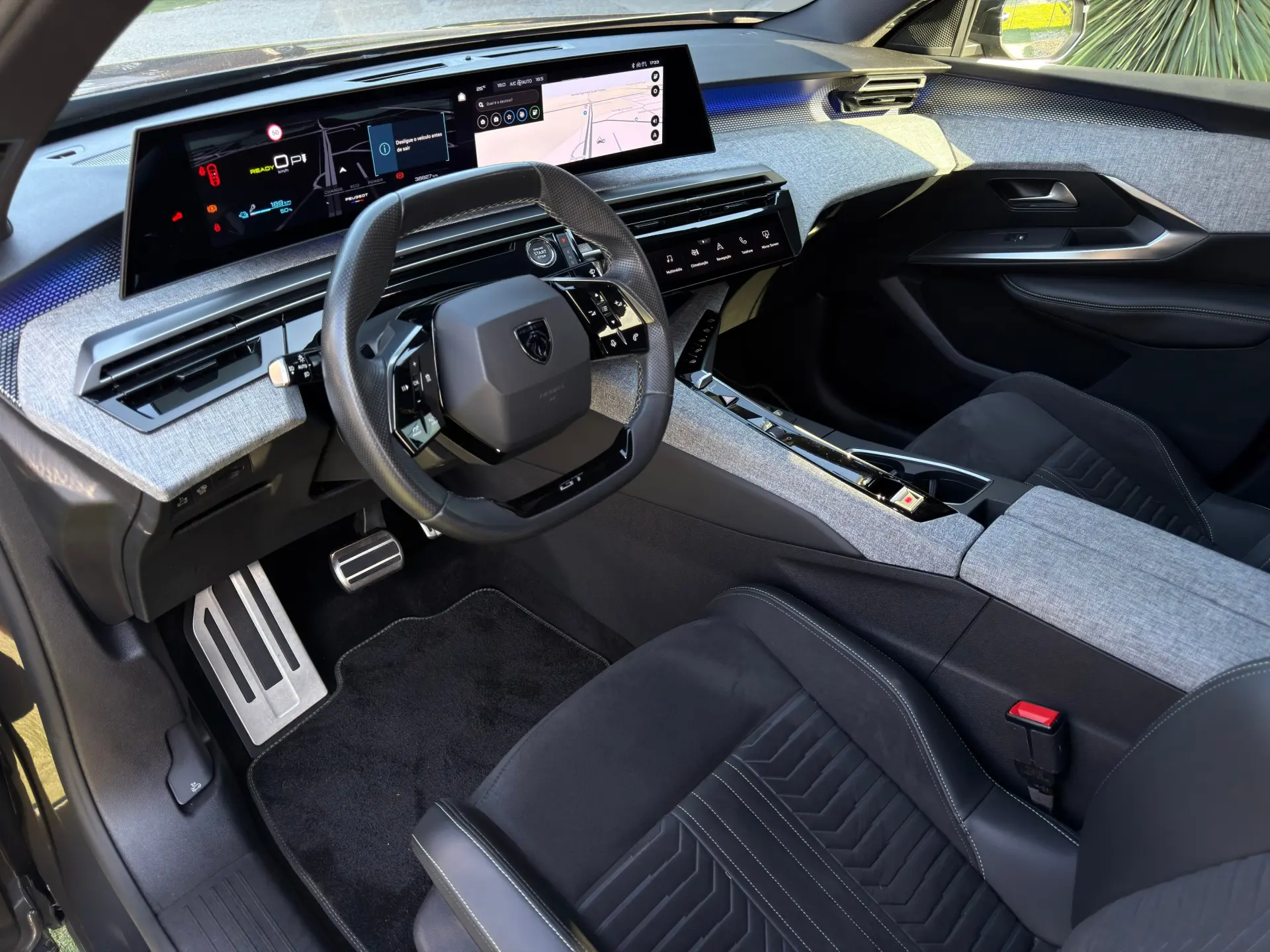 Peugeot E-3008 73 kWh GT 2