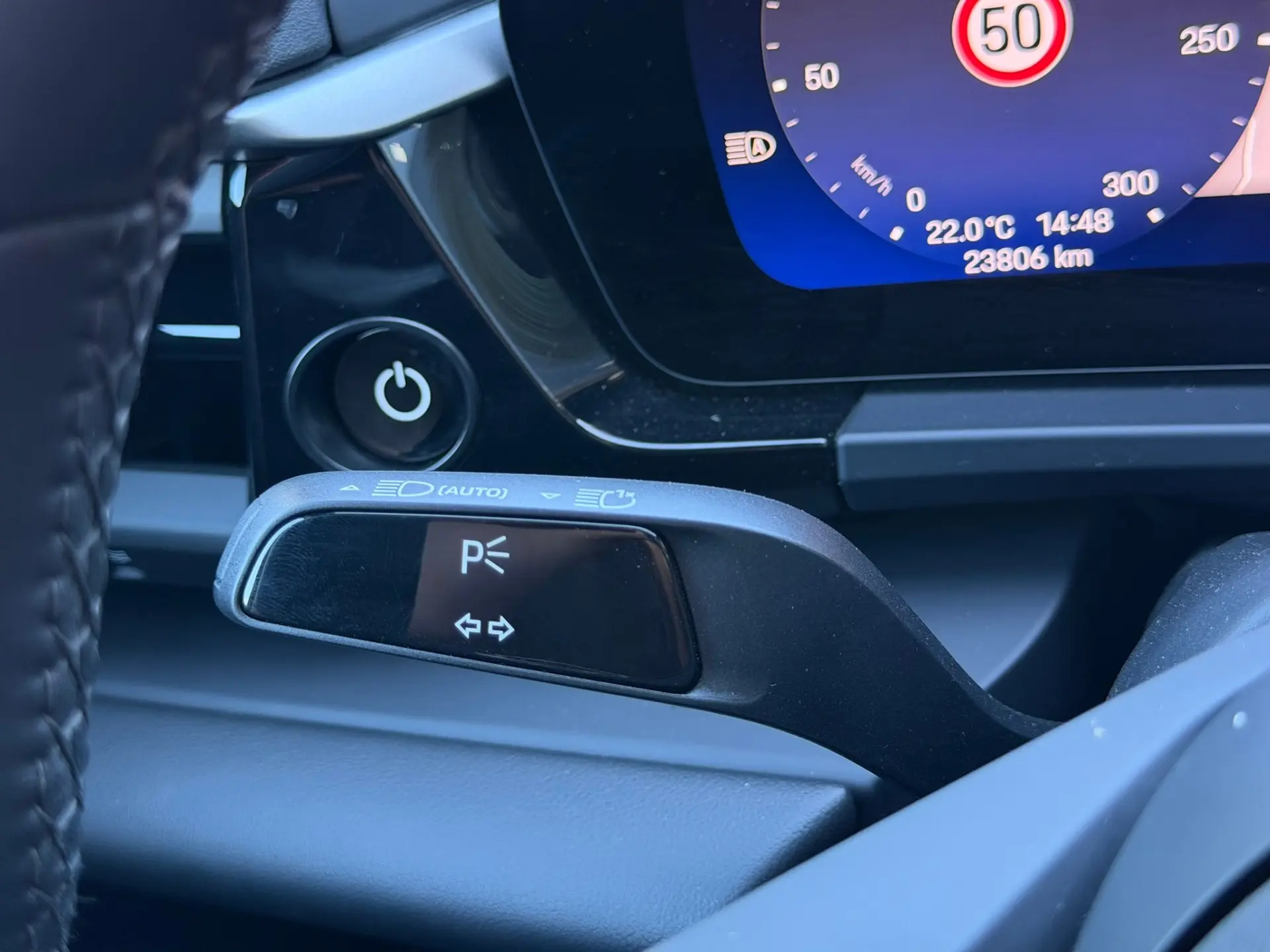 Porsche Macan Electric 4 43