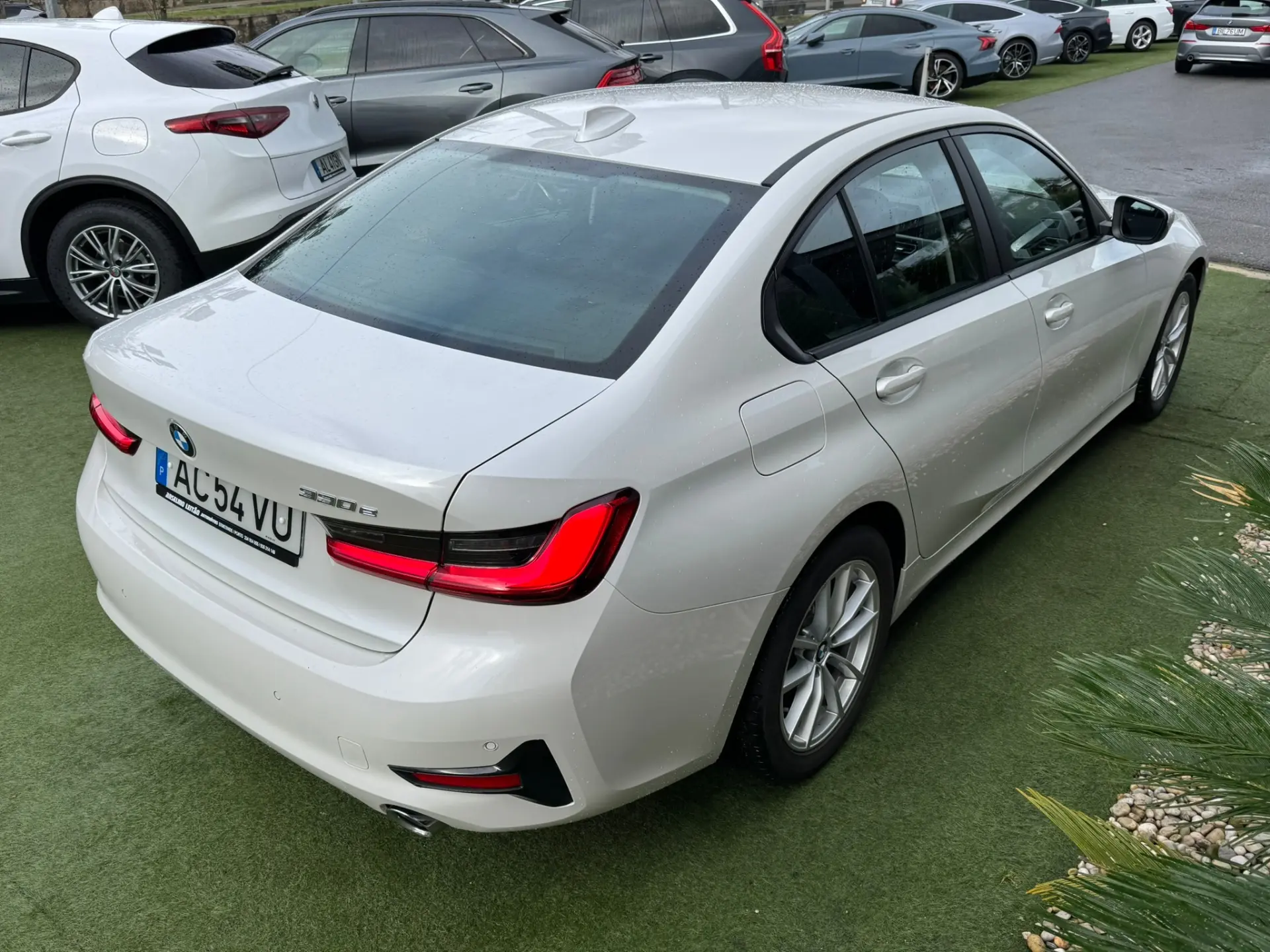 BMW 330 e Corporate Edition Auto 10