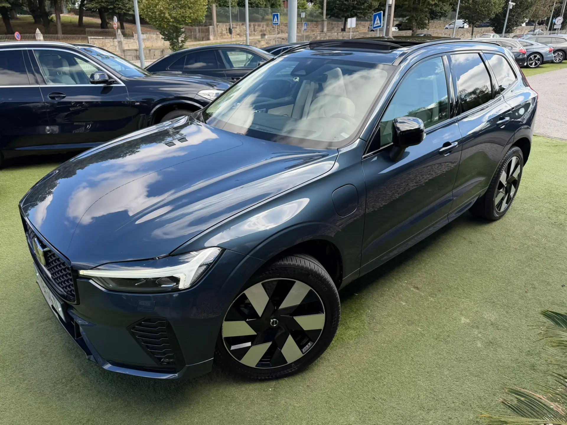 Volvo XC 60 2.0 T6 PHEV Ultimate Dark AWD 8