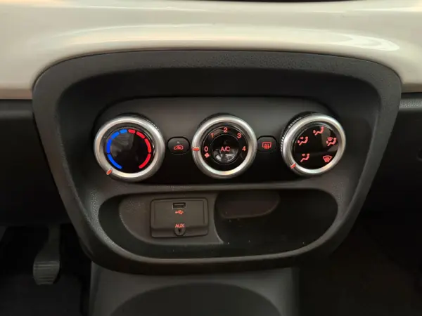 Fiat 500L 1.3 MJ Trekking S&S 14