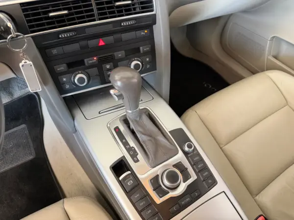 Audi A6 Avant 2.0 TDi Advance Multitronic 10