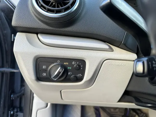 Audi A3 Limousine 1.6 TDI Advance 4