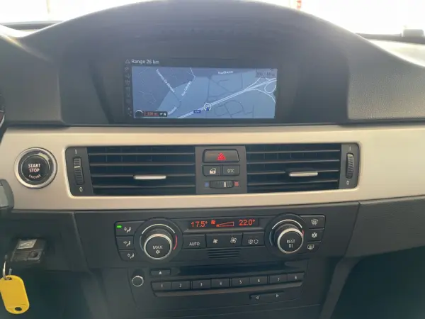 BMW 318 d Touring Navigation 12
