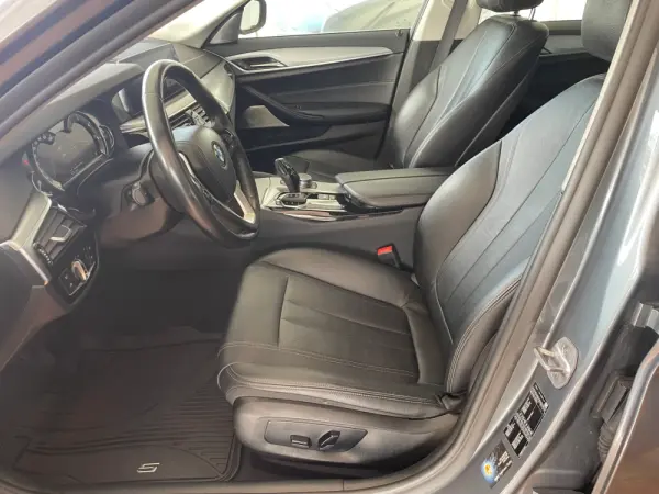 BMW 530 d Line Sport Auto 9
