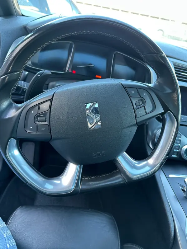 DS DS5 2.0 Hybrid4 Sport Chic 11