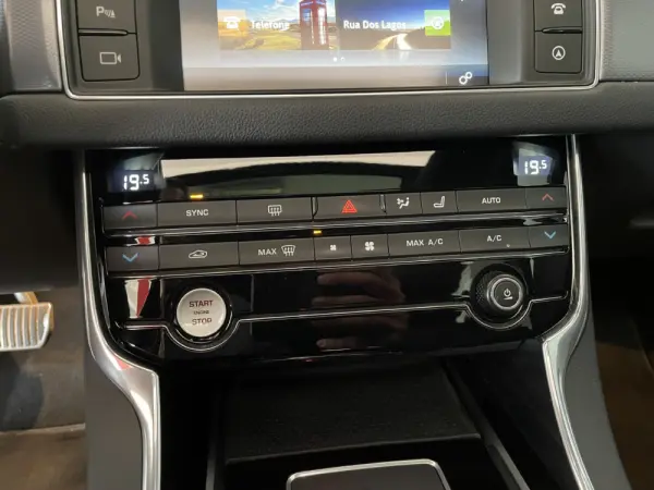 Jaguar XF 2.0 D R-Sport Aut. 14