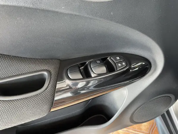 Nissan Juke 1.5 dCi Tekna Pack Exterior 2 Black Tokyo 10