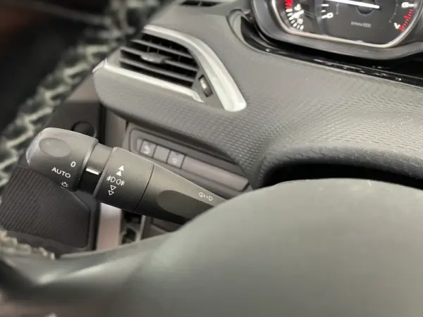 Peugeot 2008 1.2 PureTech Crossway 15