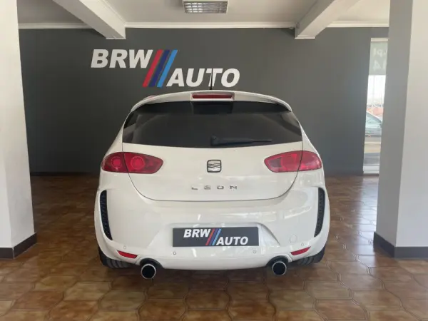 SEAT Leon 1.6 TDi Ecomotive Style by Seat Sport 4