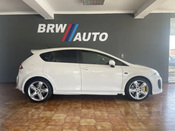 SEAT Leon 1.6 TDi Ecomotive Style by Seat Sport 6