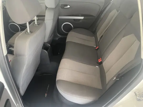 SEAT Leon 1.6 TDi Ecomotive Style by Seat Sport 24