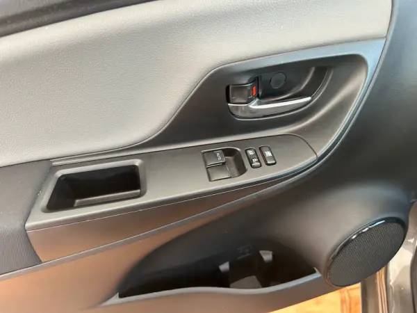 Toyota Yaris 1.0 VVT-i Comfort 9