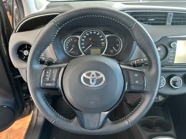 Toyota Yaris 1.0 VVT-i Comfort 12