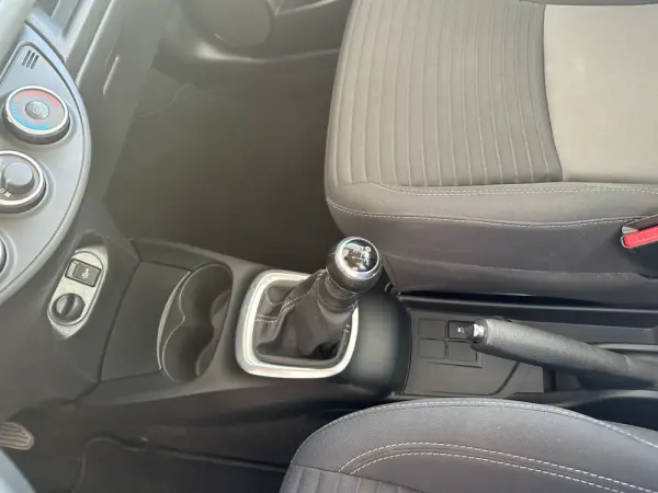 Toyota Yaris 1.0 VVT-i Comfort 14