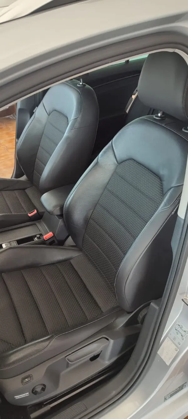 Volkswagen Golf Variant 2.0 TDi Highline 108g 11