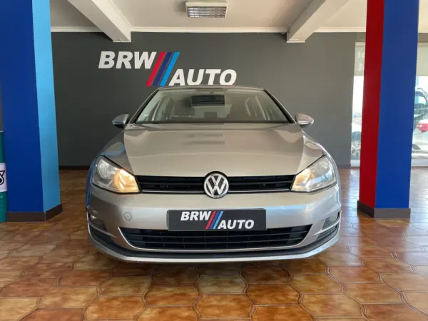 Volkswagen Golf 1.6 TDi Highline 8