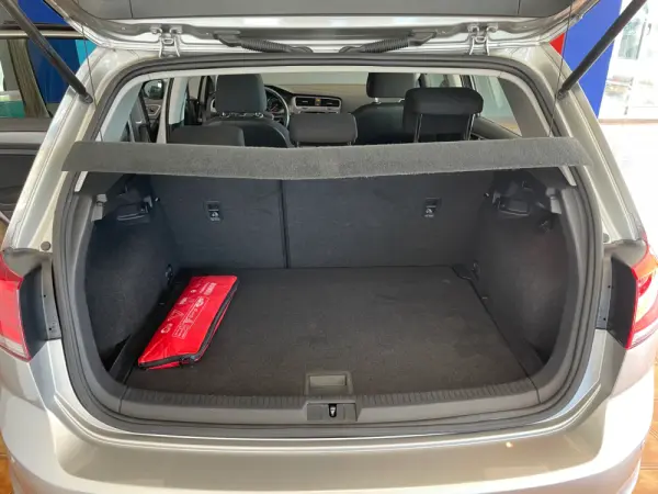 Volkswagen Golf 1.6 TDi Highline 20