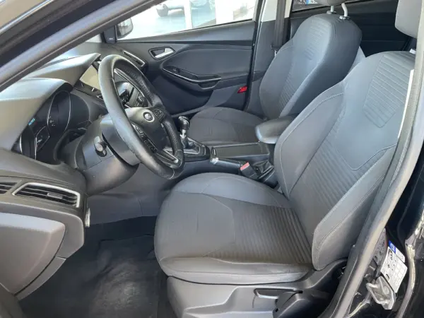 Ford Focus SW 1.5 TDCi Titanium 9