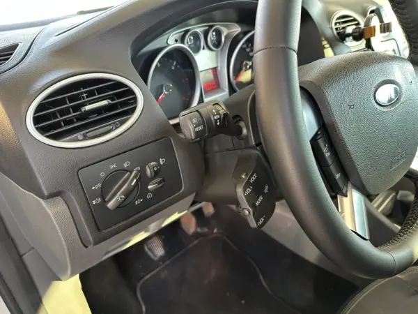 Ford Focus SW 1.6 TDCi Titanium 7