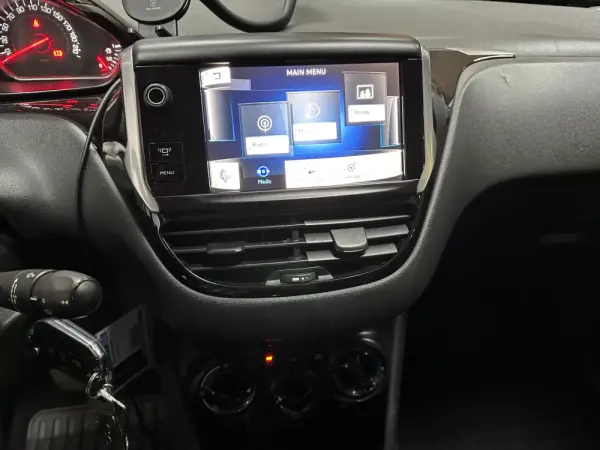Peugeot 208 1.4 HDI Active 11