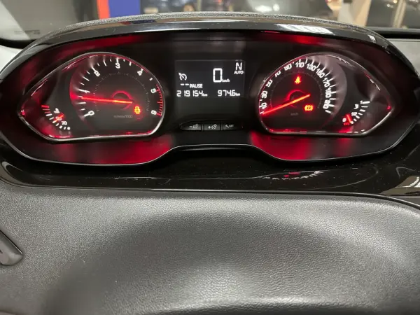 Peugeot 208 1.4 HDI Active 18