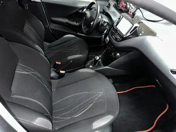 Peugeot 208 1.4 HDI Active 21