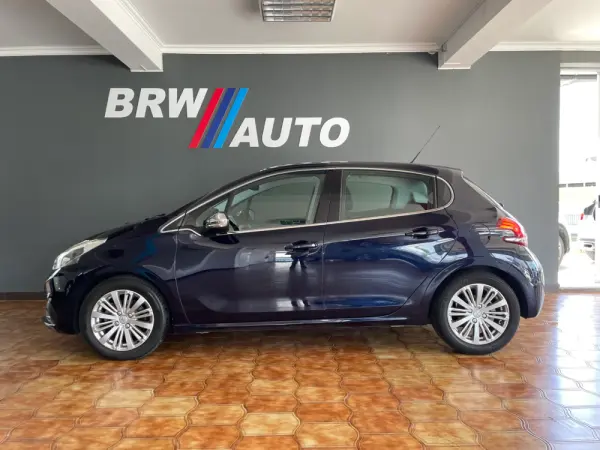 Peugeot 208 1.2 PureTech Allure EAT6 2