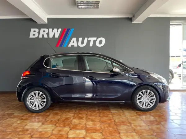 Peugeot 208 1.2 PureTech Allure EAT6 6