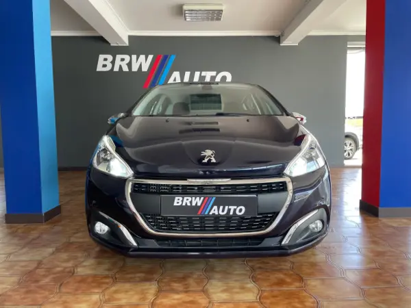 Peugeot 208 1.2 PureTech Allure EAT6 8