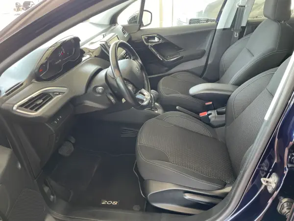 Peugeot 208 1.2 PureTech Allure EAT6 9