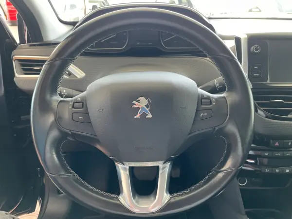 Peugeot 208 1.2 PureTech Allure EAT6 20