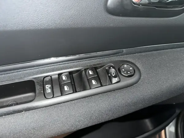 Peugeot 3008 1.6 e-HDi Style 2-Tronic 9