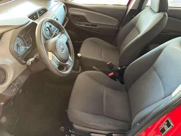 Toyota Yaris 1.0 VVT-i Comfort 9