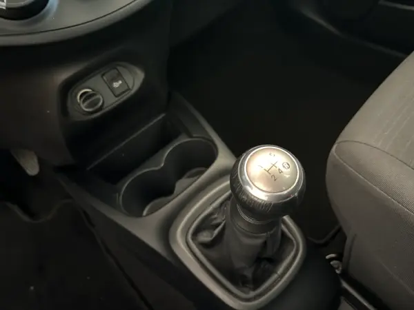 Toyota Yaris 1.0 VVT-i Comfort 14