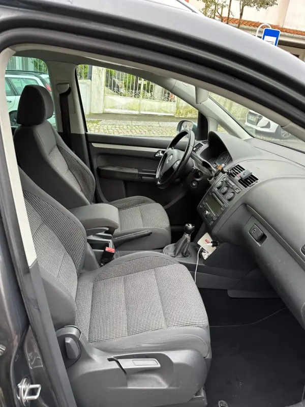 Volkswagen Touran 2.0 TDi Highline 7L 5