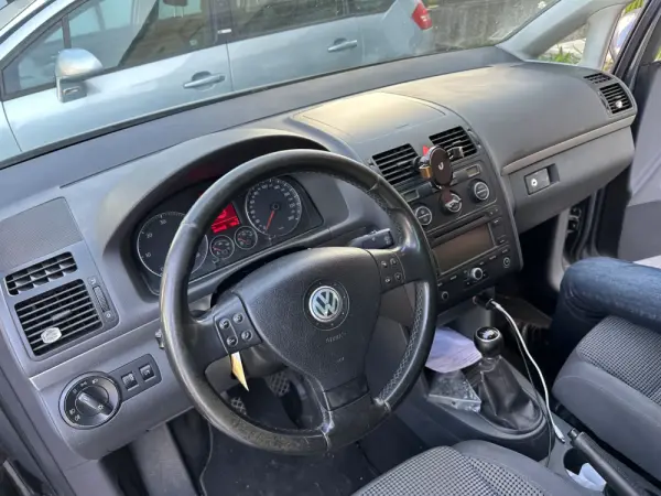Volkswagen Touran 2.0 TDi Highline 7L 8