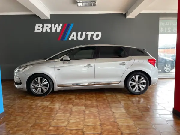 DS DS5 2.0 Hybrid4 Sport Chic 2