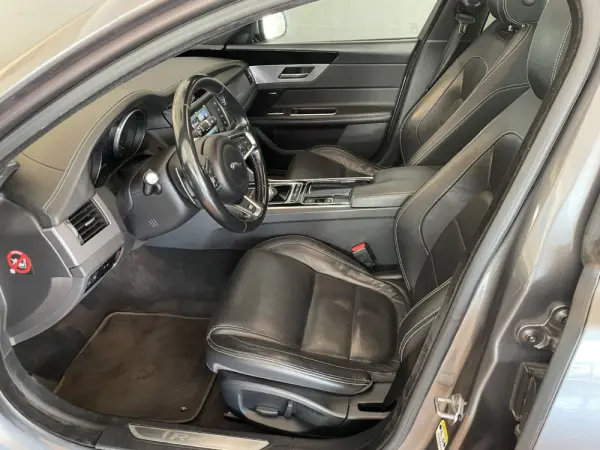 Jaguar XF 2.0 D R-Sport Aut. 9