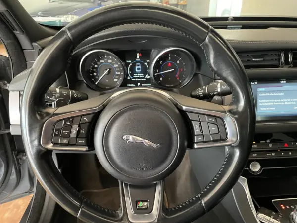 Jaguar XF 2.0 D R-Sport Aut. 25