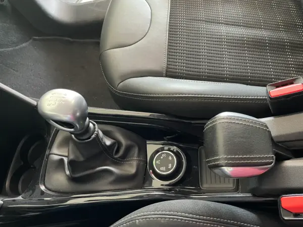 Peugeot 2008 1.2 PureTech Crossway 10