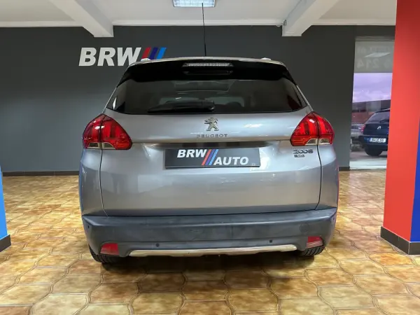 Peugeot 2008 1.2 PureTech Style 4