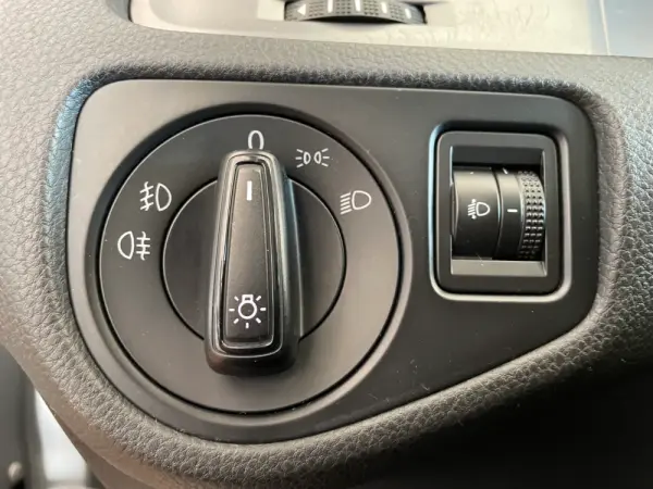 Volkswagen Golf 1.6 TDi Highline 11