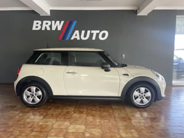 MINI 3 Portas One D 6