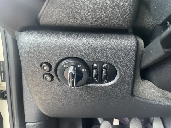 MINI 3 Portas One D 12