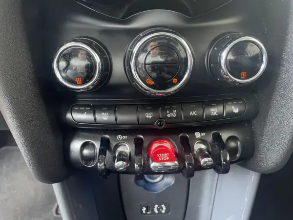 MINI 3 Portas One D 15