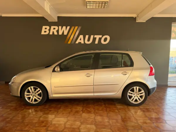 Volkswagen Golf 1.6 TDi Confortline 2