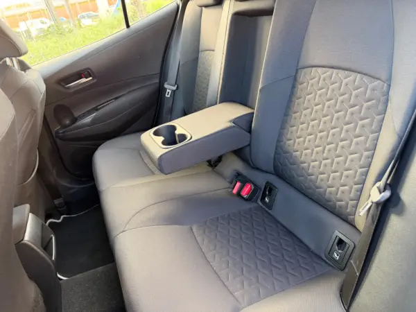 Toyota Corolla 1.8 Hybrid Exclusive 14